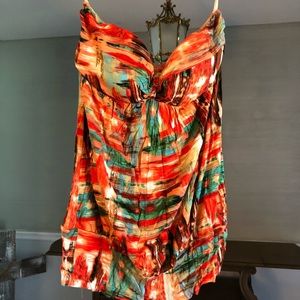 Multicolored strapless top